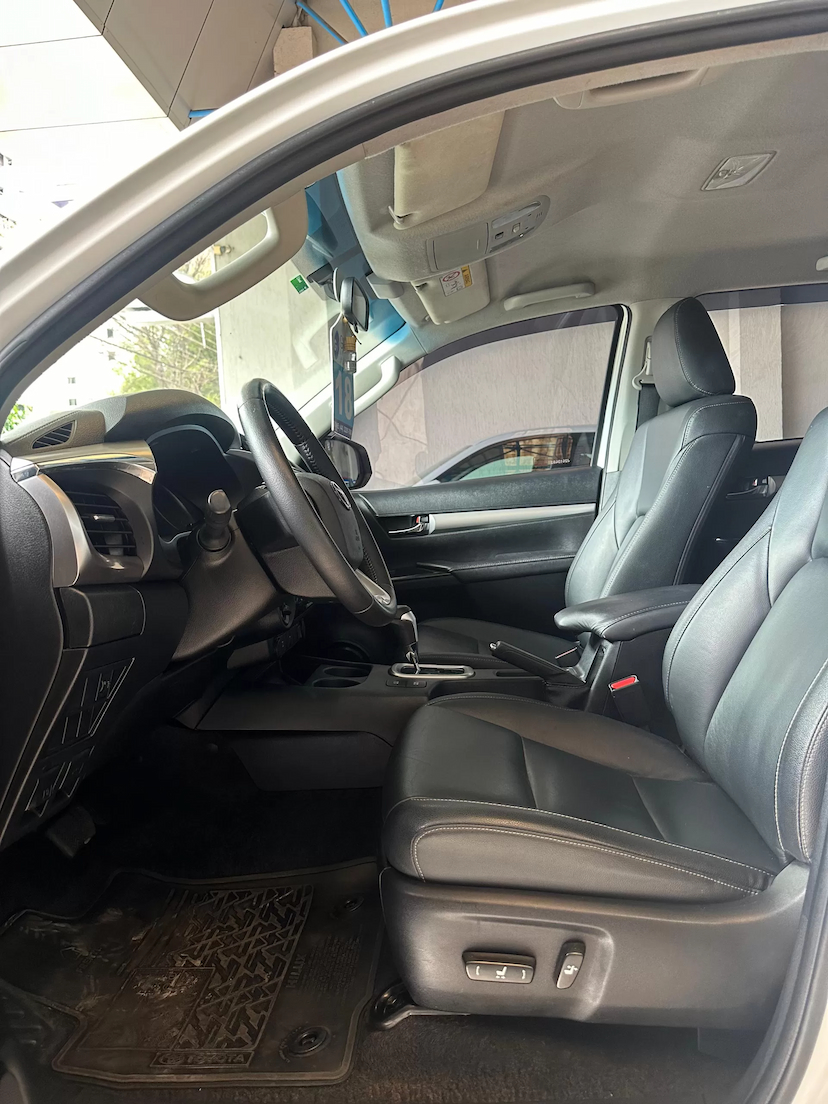 Foto do veículo TOYOTA HILUX 2.8 SRV 4X4 CD 16V DIESEL 4P AUTOMÁTICO 2018 107.781 KM 174.900,00