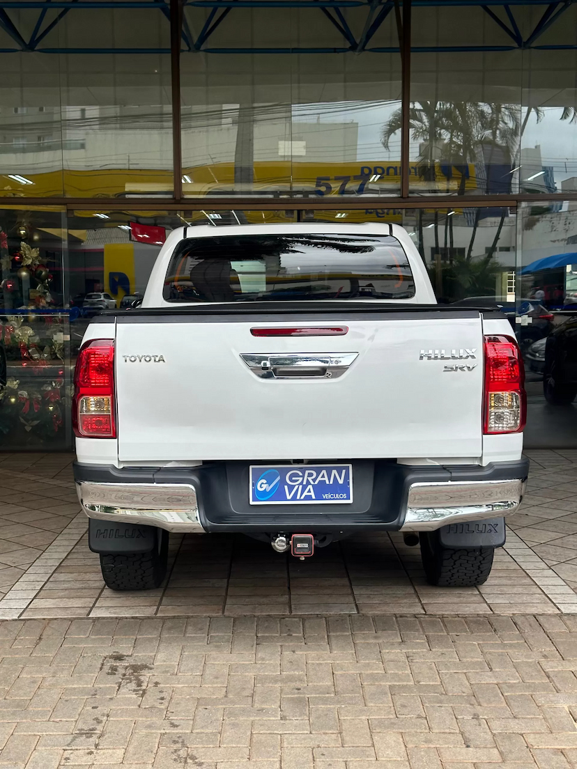 Foto do veículo TOYOTA HILUX 2.8 SRV 4X4 CD 16V DIESEL 4P AUTOMÁTICO 2018 107.781 KM 174.900,00