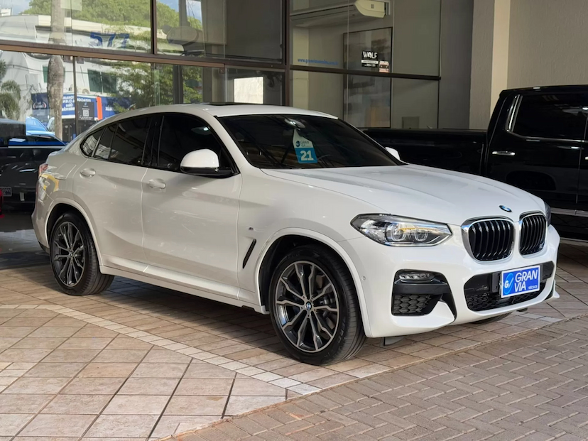 Foto do veículo BMW X4 2.0 16V GASOLINA XDRIVE30I M SPORT STEPTRONIC 2021 17.599 KM 329.000,00