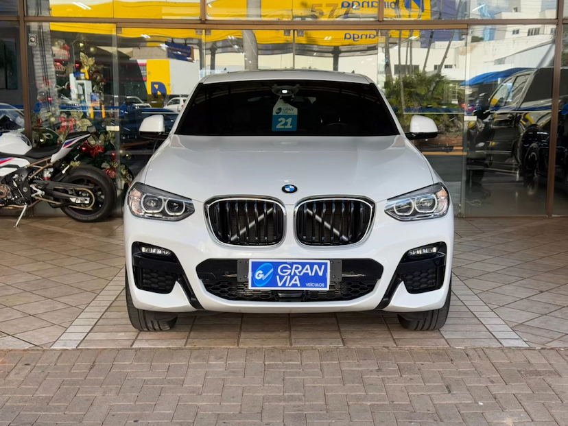 Foto do veículo BMW X4 2.0 16V GASOLINA XDRIVE30I M SPORT STEPTRONIC 2021 17.599 KM 329.000,00