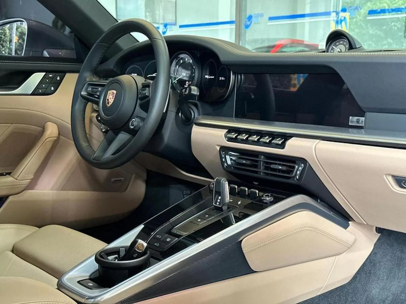 Foto do veículo PORSCHE 911 3.0 24V H6 GASOLINA CARRERA PDK 2024 1.710 KM 915.000,00