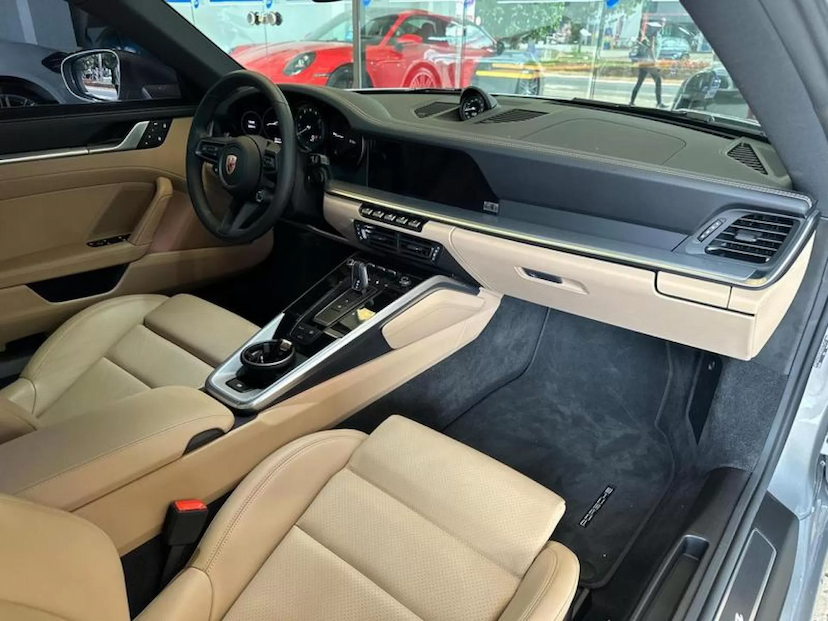 Foto do veículo PORSCHE 911 3.0 24V H6 GASOLINA CARRERA PDK 2024 1.710 KM 915.000,00