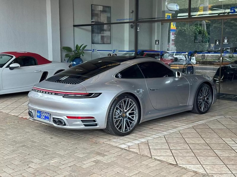 Foto do veículo PORSCHE 911 3.0 24V H6 GASOLINA CARRERA PDK 2024 1.710 KM 915.000,00