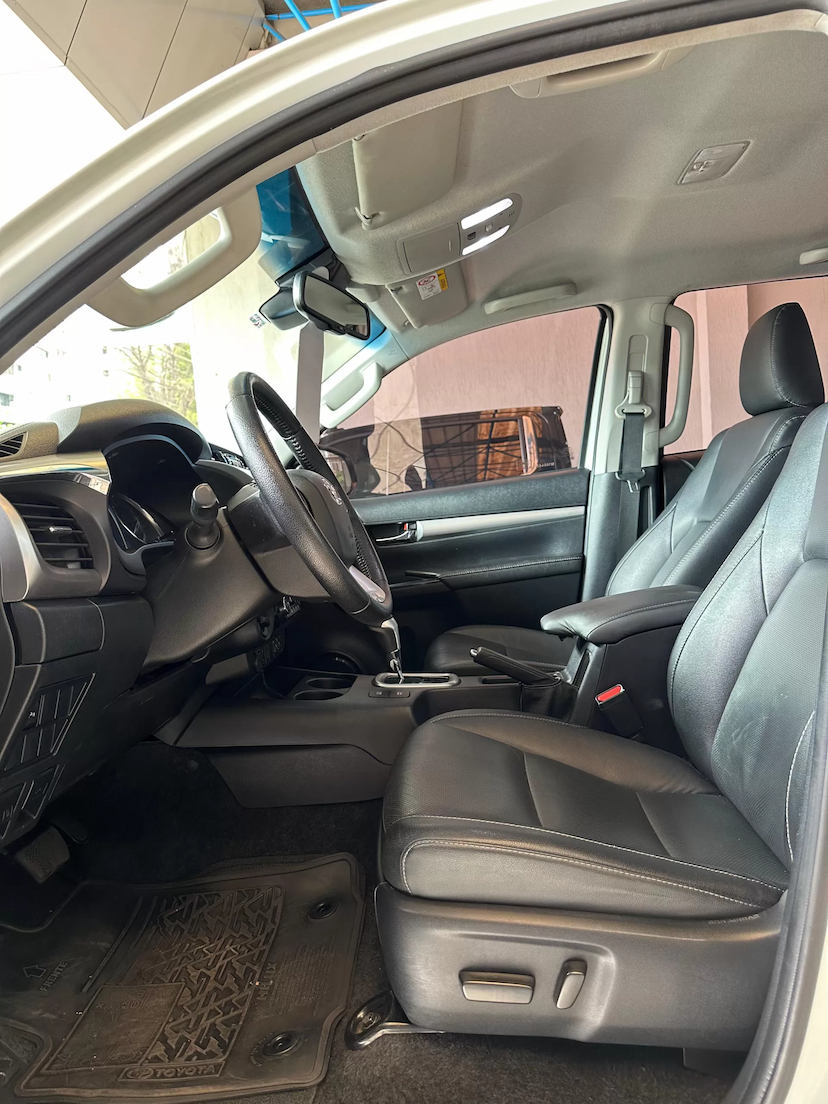 Foto do veículo TOYOTA HILUX 2.8 D-4D TURBO DIESEL CD SRX 4X4 AUTOMÁTICO 2021 73.920 KM 235.000,00