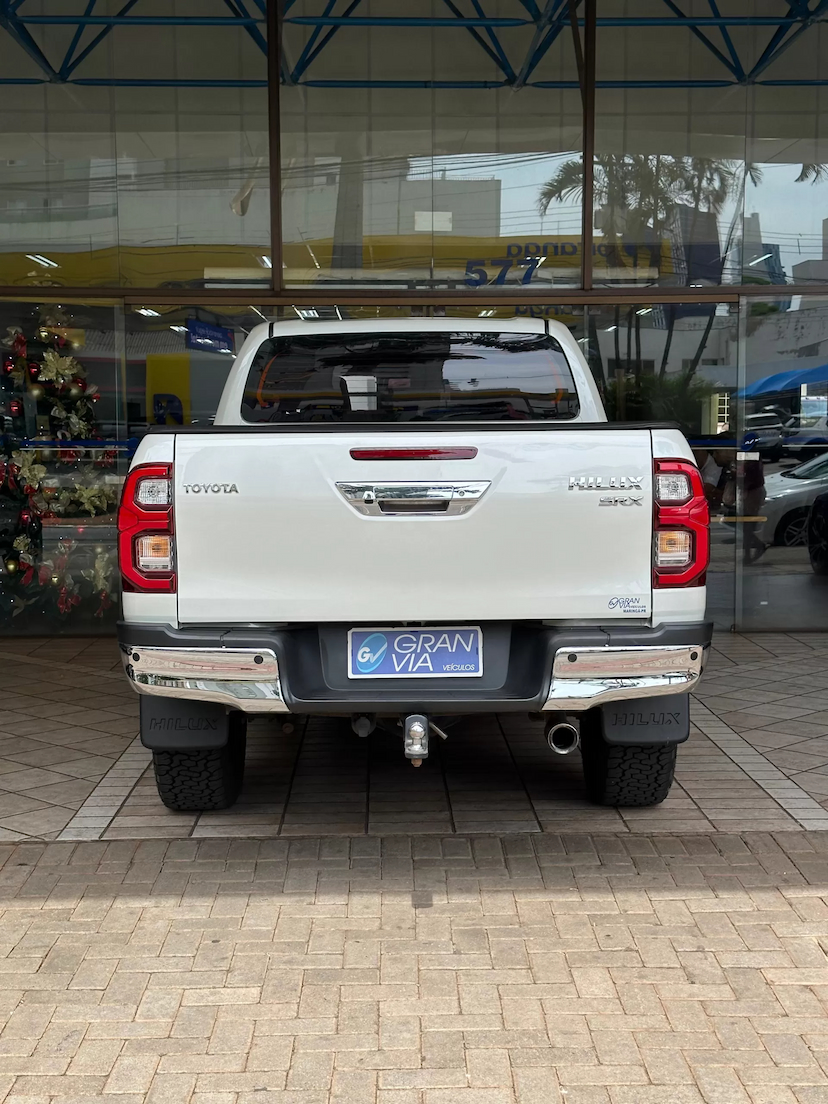 Foto do veículo TOYOTA HILUX 2.8 D-4D TURBO DIESEL CD SRX 4X4 AUTOMÁTICO 2021 73.920 KM 235.000,00