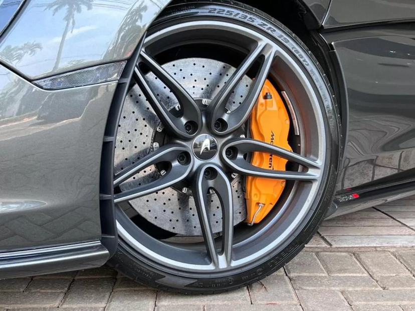 Foto do veículo MCLAREN 570S 3.8 V8 TURBO GASOLINA SSG 2019 8.593 KM 1.850.000,00