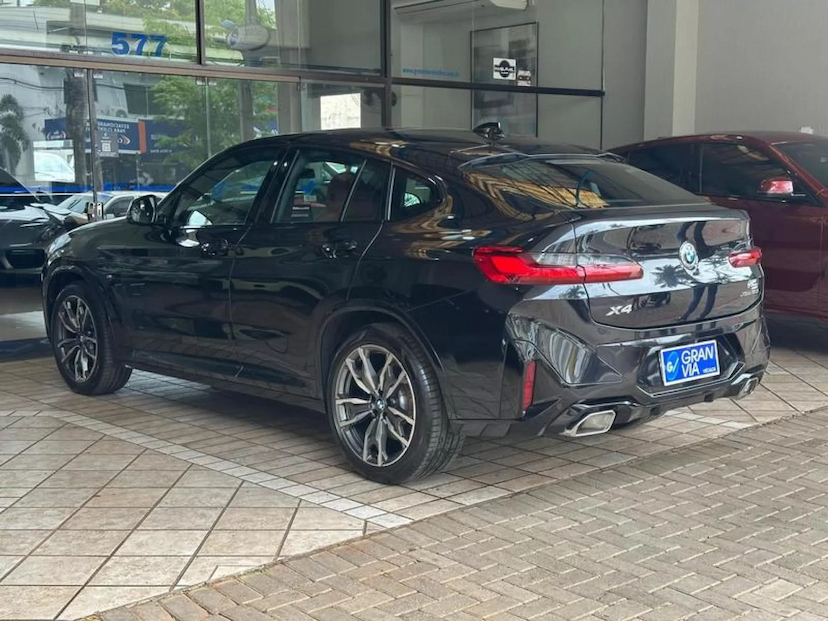 Foto do veículo BMW X4 2.0 16V GASOLINA XDRIVE30I M SPORT STEPTRONIC 2023 19.833 KM 385.000,00