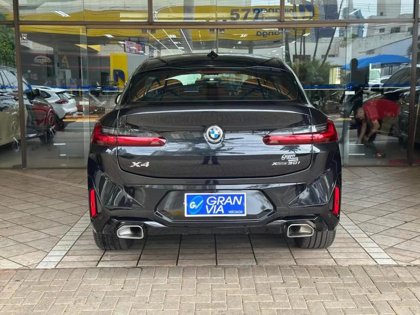 Foto do veículo BMW X4 2.0 16V GASOLINA XDRIVE30I M SPORT STEPTRONIC 2023 19.833 KM 385.000,00