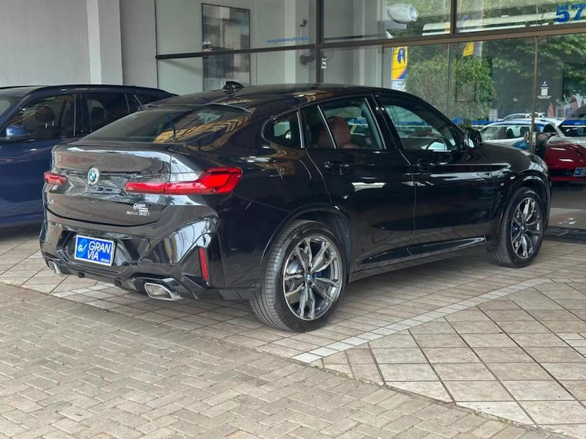 Foto do veículo BMW X4 2.0 16V GASOLINA XDRIVE30I M SPORT STEPTRONIC 2023 19.833 KM 385.000,00