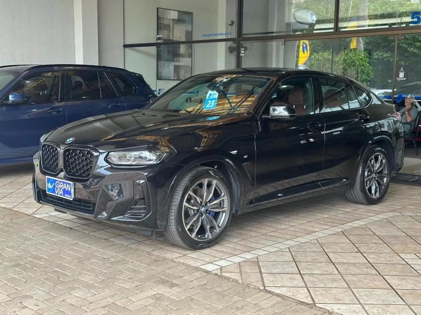 Foto do veículo BMW X4 2.0 16V GASOLINA XDRIVE30I M SPORT STEPTRONIC 2023 19.833 KM 385.000,00