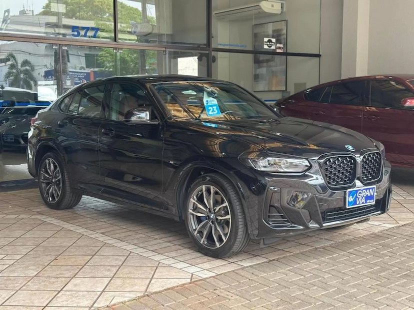 Foto do veículo BMW X4 2.0 16V GASOLINA XDRIVE30I M SPORT STEPTRONIC 2023 19.833 KM 385.000,00