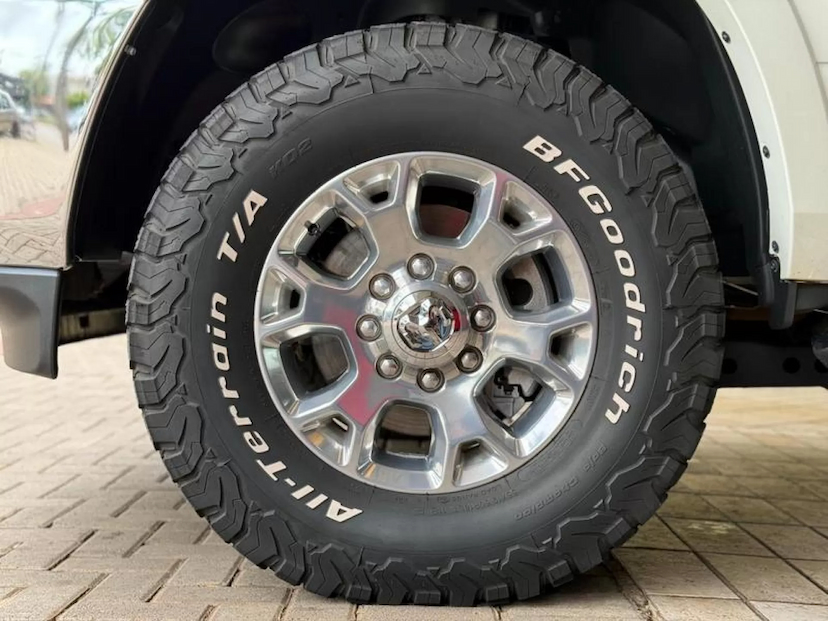 Foto do veículo RAM 3500 6.7 I6 TURBO DIESEL LARAMIE CD 4X4 AUTOMÁTICO 2022 28.540 KM 359.000,00