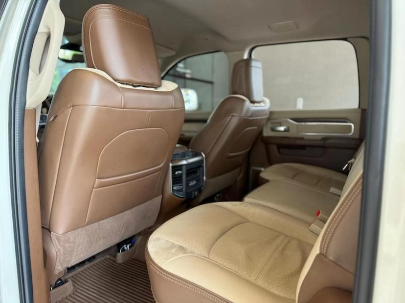 Foto do veículo RAM 3500 6.7 I6 TURBO DIESEL LARAMIE CD 4X4 AUTOMÁTICO 2022 28.540 KM 359.000,00