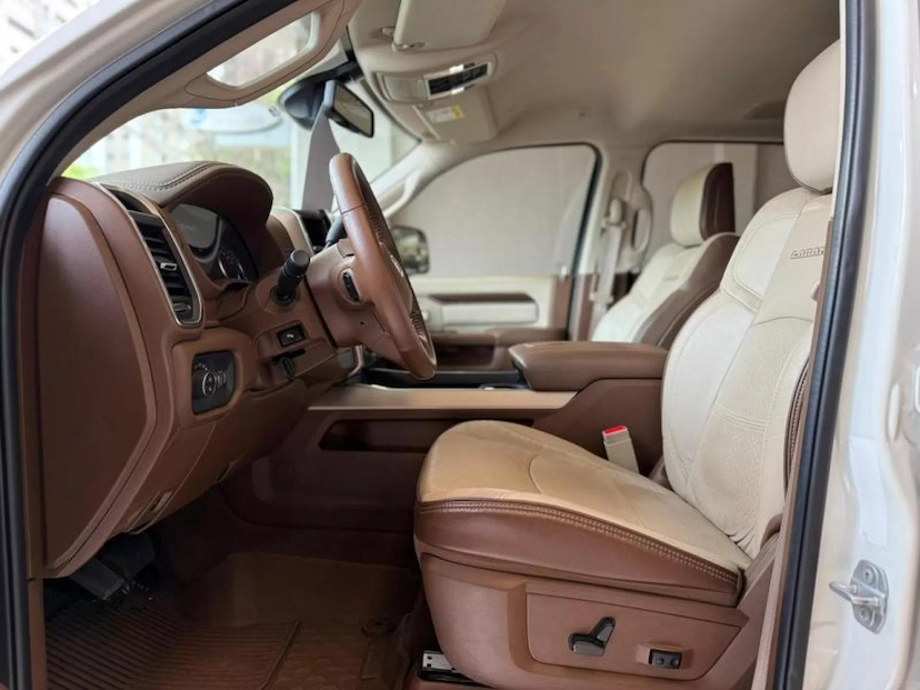 Foto do veículo RAM 3500 6.7 I6 TURBO DIESEL LARAMIE CD 4X4 AUTOMÁTICO 2022 28.540 KM 359.000,00