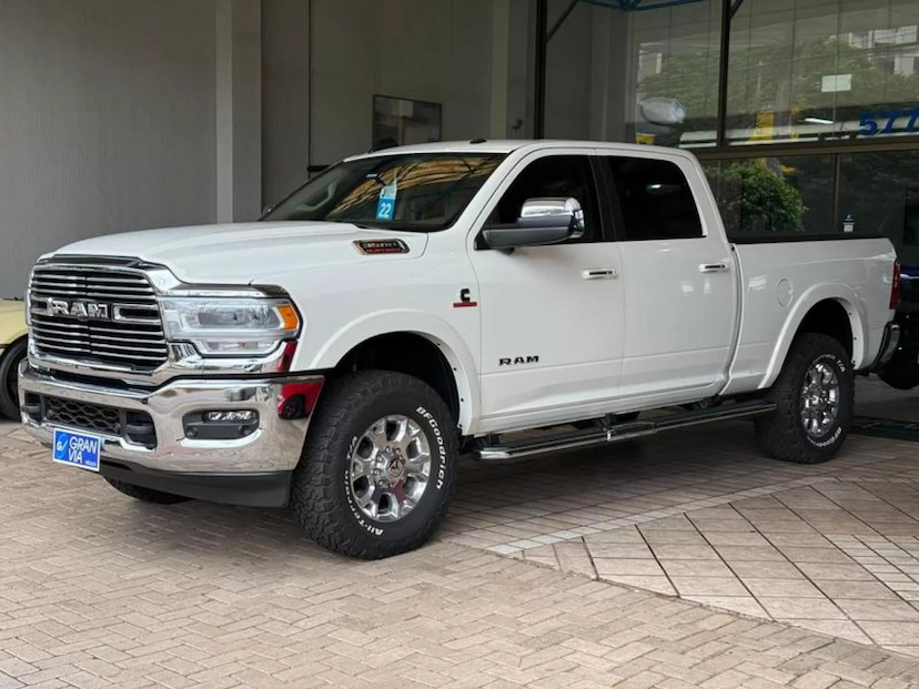 Foto do veículo RAM 3500 6.7 I6 TURBO DIESEL LARAMIE CD 4X4 AUTOMÁTICO 2022 28.540 KM 359.000,00