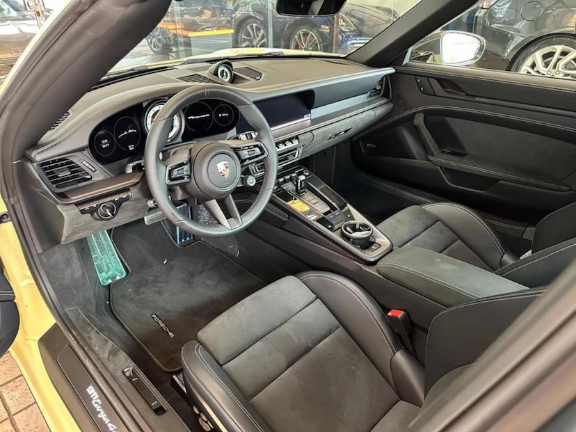 Foto do veículo PORSCHE 911 3.0 24V H6 GASOLINA TARGA 4 GTS PDK 2024 32 KM 1.480.000,00