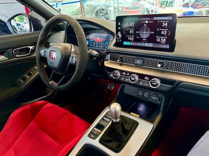 Foto do veículo HONDA CIVIC 2.0 DI VTEC TURBO GASOLINA TYPE R MANUAL 2023 2.170 KM 388.000,00