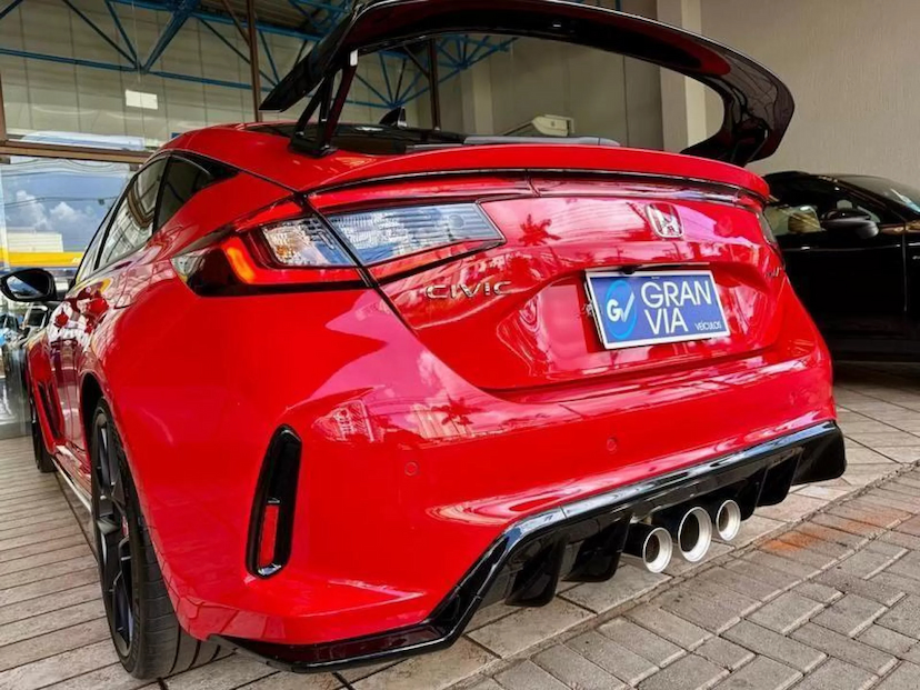 Foto do veículo HONDA CIVIC 2.0 DI VTEC TURBO GASOLINA TYPE R MANUAL 2023 2.170 KM 388.000,00