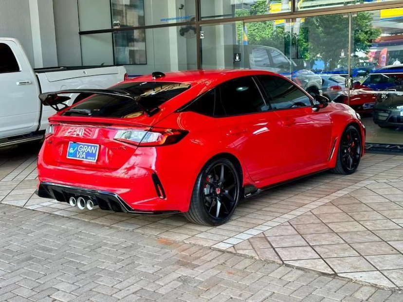 Foto do veículo HONDA CIVIC 2.0 DI VTEC TURBO GASOLINA TYPE R MANUAL 2023 2.170 KM 388.000,00