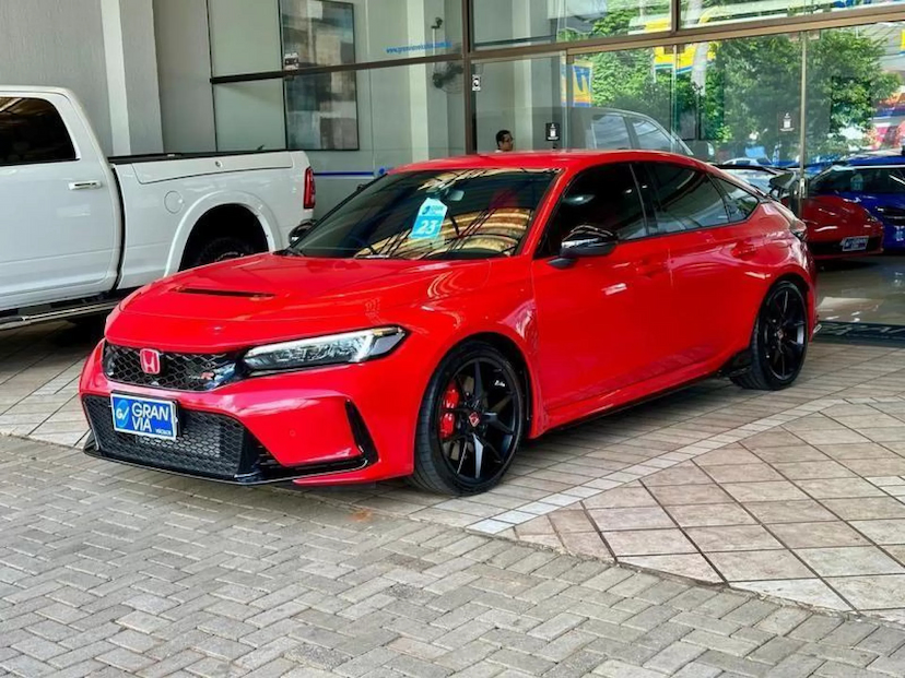 Foto do veículo HONDA CIVIC 2.0 DI VTEC TURBO GASOLINA TYPE R MANUAL 2023 2.170 KM 388.000,00