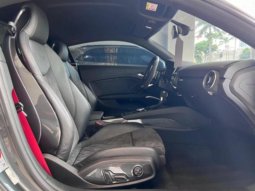 Foto do veículo AUDI TT RS 2.5 TFSI QUATTRO COUPÉ GASOLINA 2P S-TRONIC 2021 9.438 KM 548.000,00