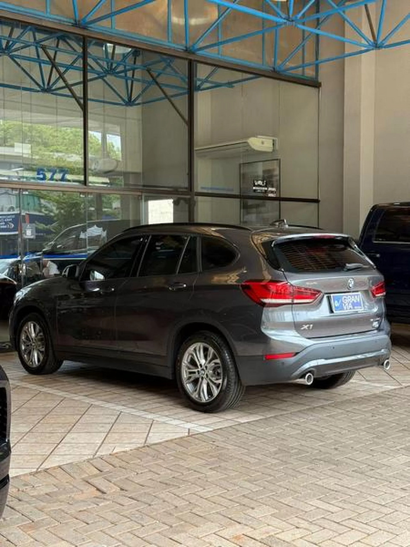 Foto do veículo BMW X1 2.0 16V TURBO ACTIVEFLEX SDRIVE20I 4P AUTOMÁTICO 2021 55.044 KM 169.000,00