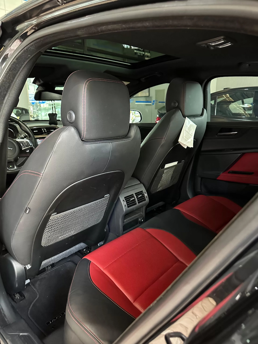 Foto do veículo JAGUAR XE 2.0 16V INGENIUM P250 GASOLINA R-SPORT 4P AUTOMÁTICO 2018 60.000 KM 155.000,00