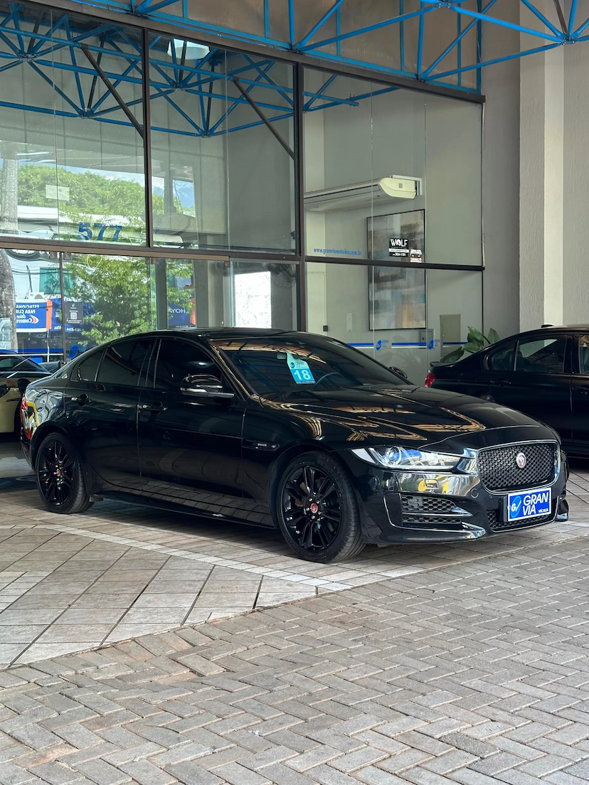 Foto do veículo JAGUAR XE 2.0 16V INGENIUM P250 GASOLINA R-SPORT 4P AUTOMÁTICO 2018 60.000 KM 155.000,00