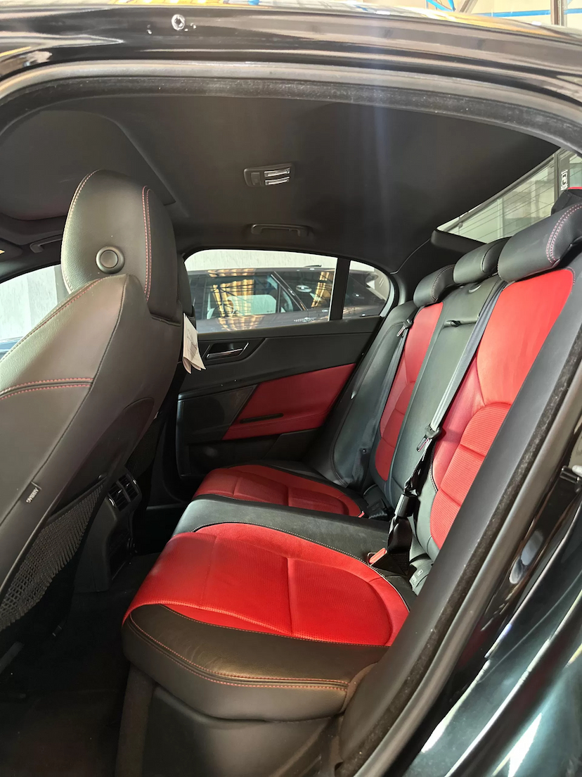 Foto do veículo JAGUAR XE 2.0 16V INGENIUM P250 GASOLINA R-SPORT 4P AUTOMÁTICO 2018 60.000 KM 155.000,00