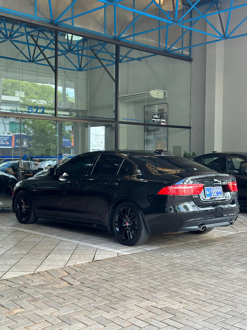 Foto do veículo JAGUAR XE 2.0 16V INGENIUM P250 GASOLINA R-SPORT 4P AUTOMÁTICO 2018 60.000 KM 155.000,00