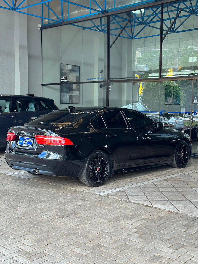 Foto do veículo JAGUAR XE 2.0 16V INGENIUM P250 GASOLINA R-SPORT 4P AUTOMÁTICO 2018 60.000 KM 155.000,00