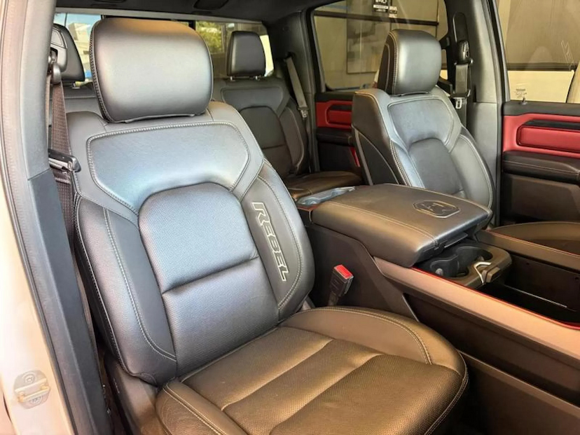 Foto do veículo RAM 1500 5.7 V8 GASOLINA REBEL CD 4X4 AUTOMÁTICO 2022 58.356 KM 329.000,00