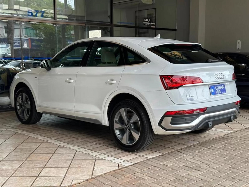 Foto do veículo AUDI Q5 2.0 45 TFSI GASOLINA SPORTBACK S LINE QUATTRO S TRONIC 2021 26.621 KM 275.000,00