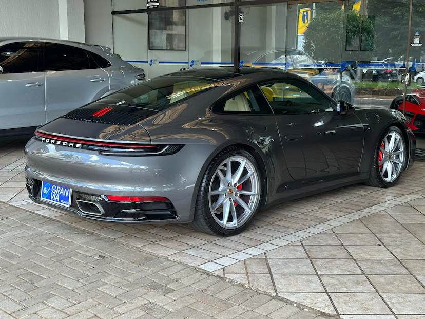 Foto do veículo PORSCHE 911 3.0 24V H6 GASOLINA CARRERA PDK 2020 29.000 KM 645.000,00