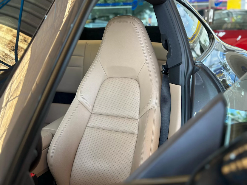 Foto do veículo PORSCHE 911 3.0 24V H6 GASOLINA CARRERA PDK 2020 29.000 KM 645.000,00