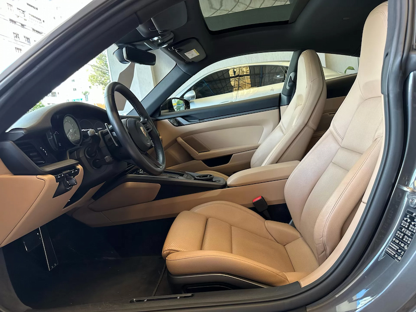 Foto do veículo PORSCHE 911 3.0 24V H6 GASOLINA CARRERA PDK 2020 29.000 KM 645.000,00