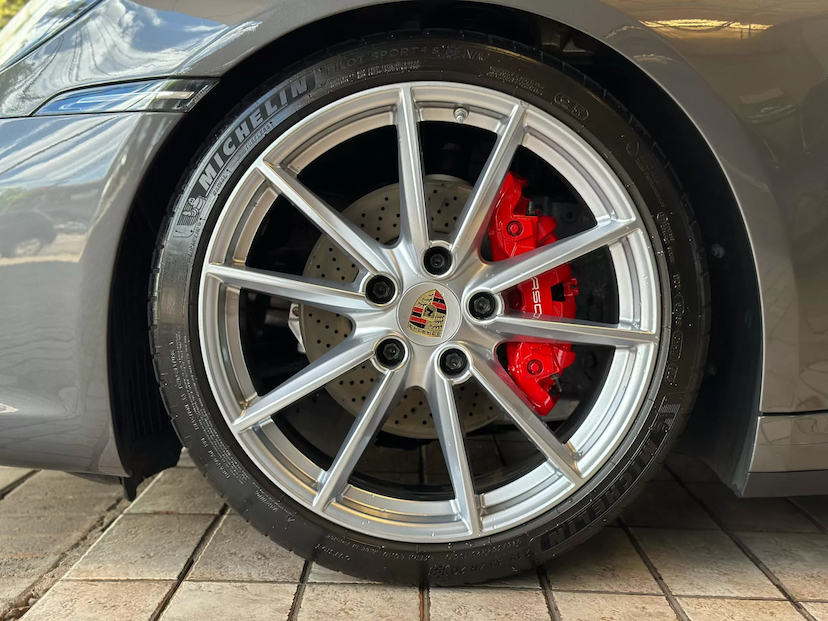 Foto do veículo PORSCHE 911 3.0 24V H6 GASOLINA CARRERA PDK 2020 29.000 KM 645.000,00