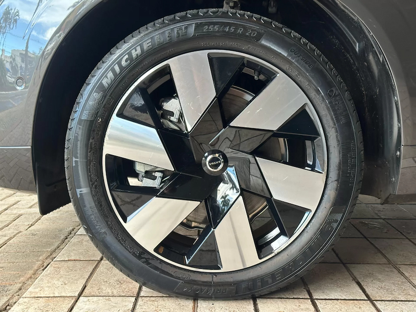 Foto do veículo VOLVO XC60 2.0 T8 RECHARGE ULTIMATE AWD GEARTRONIC 2024 25.185 KM 355.000,00