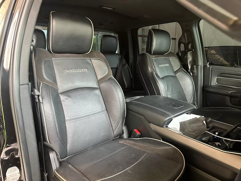 Foto do veículo RAM 2500 6.7 I6 TURBO DIESEL LARAMIE NIGHT EDITION CD 4X4 AUTOMÁTICO 2024 34.703 KM 399.000,00