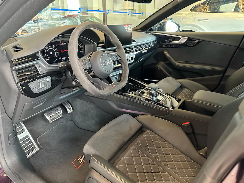Foto do veículo AUDI RS5 2.9 V6 TFSI GASOLINA SPORTBACK QUATTRO S-TRONIC 2022 8.974 KM 515.000,00
