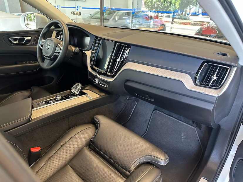 Foto do veículo VOLVO XC60 2.0 T8 HYBRID INSCRIPTION AWD GEARTRONIC 2020 37.302 KM 223.000,00