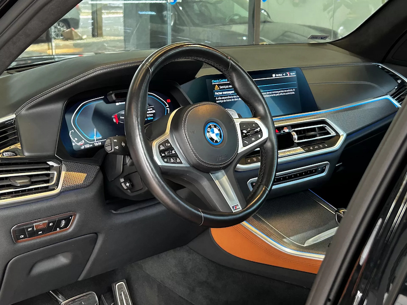 Foto do veículo BMW X5 3.0 I6 TURBO HÍBRIDO XDRIVE45E M SPORT AUTOMÁTICO 2023 35.408 KM 469.000,00