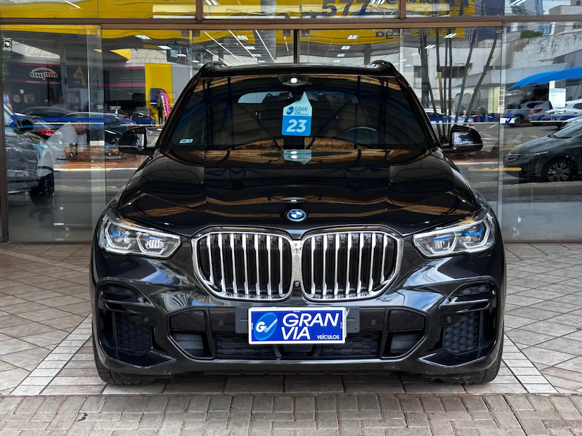 Foto do veículo BMW X5 3.0 I6 TURBO HÍBRIDO XDRIVE45E M SPORT AUTOMÁTICO 2023 35.408 KM 469.000,00