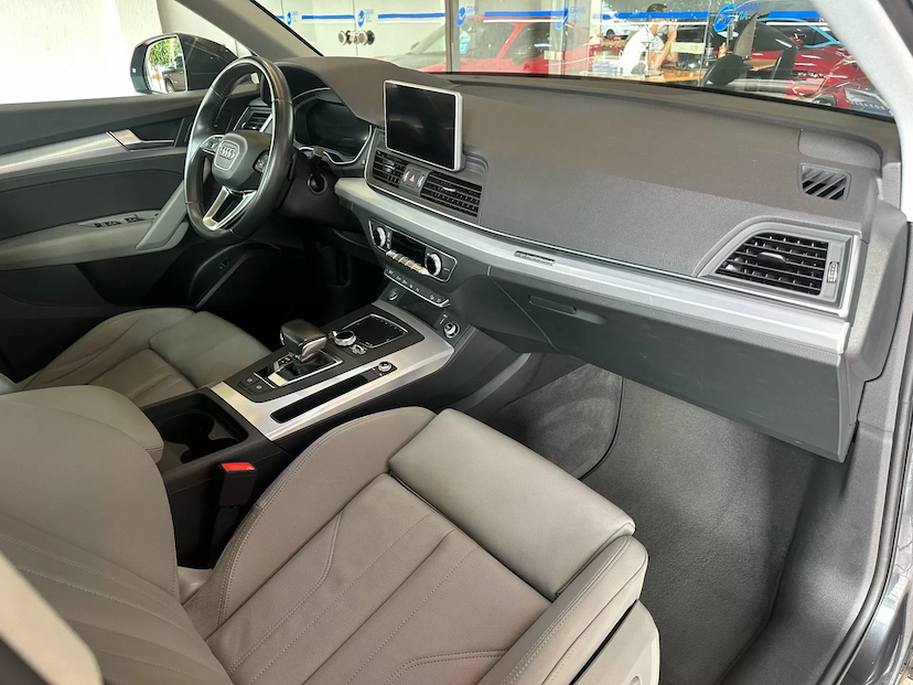 Foto do veículo AUDI Q5 2.0 TFSI GASOLINA PRESTIGE PLUS S TRONIC 2019 73.662 KM 159.000,00