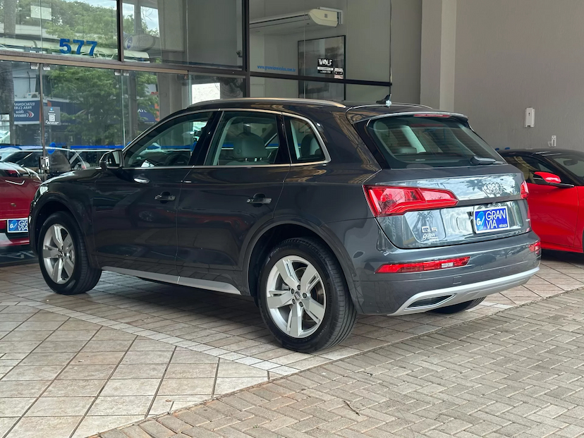 Foto do veículo AUDI Q5 2.0 TFSI GASOLINA PRESTIGE PLUS S TRONIC 2019 73.662 KM 159.000,00