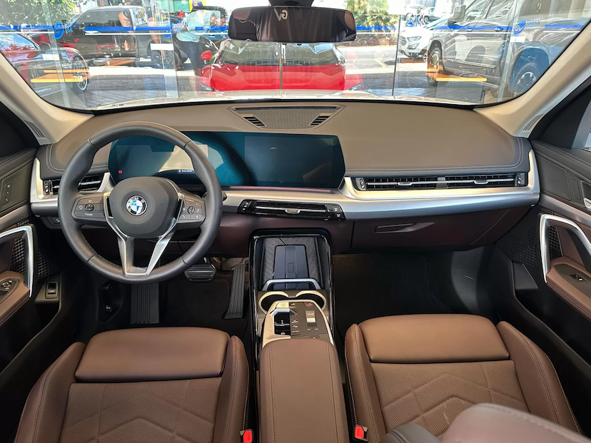 Foto do veículo BMW X1 2.0 16V TURBO GASOLINA SDRIVE20I X-LINE STEPTRONIC 2025 2.180 KM 334.000,00