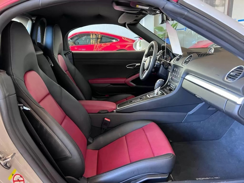 Foto do veículo PORSCHE 718 2.0 16V H4 GASOLINA BOXSTER PDK 2023 9.383 KM 589.000,00