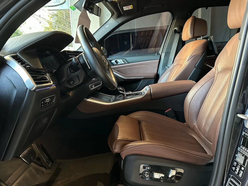 Foto do veículo BMW X5 3.0 4X4 30D I6 TURBO DIESEL 4P AUTOMÁTICO 2020 35.100 KM 379.000,00