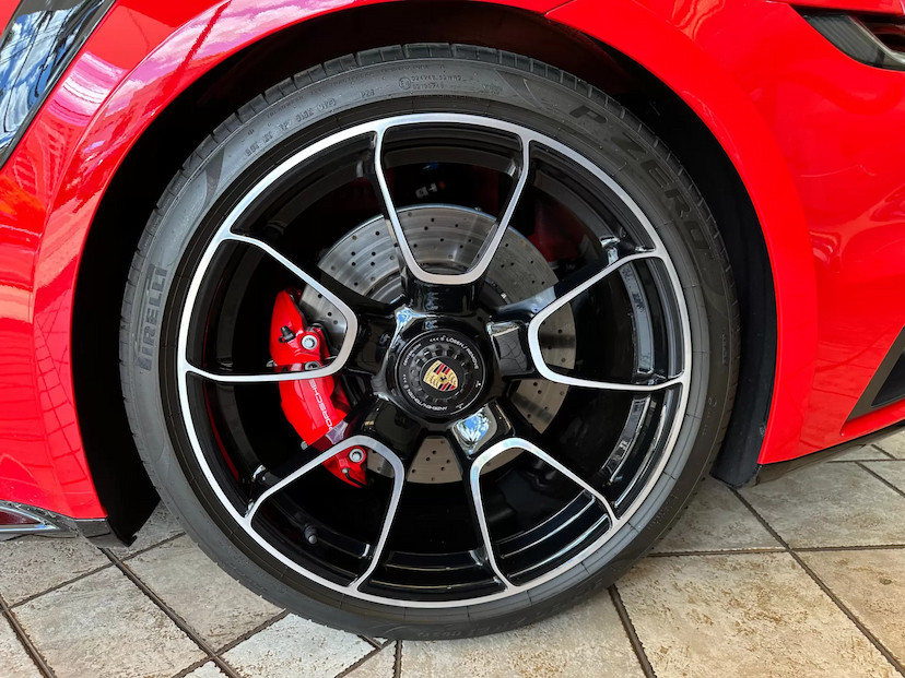 Foto do veículo PORSCHE 911 3.8 24V H6 GASOLINA TURBO PDK 2023 3.090 KM 1.389.000,00