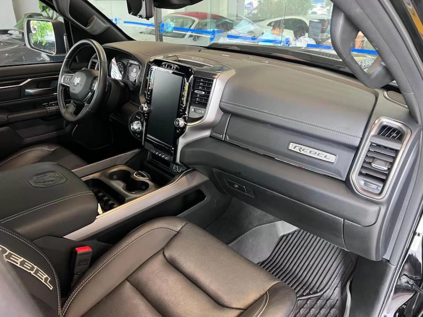 Foto do veículo RAM 1500 5.7 V8 GASOLINA REBEL CD 4X4 AUTOMÁTICO 2022 39.340 KM 429.000,00